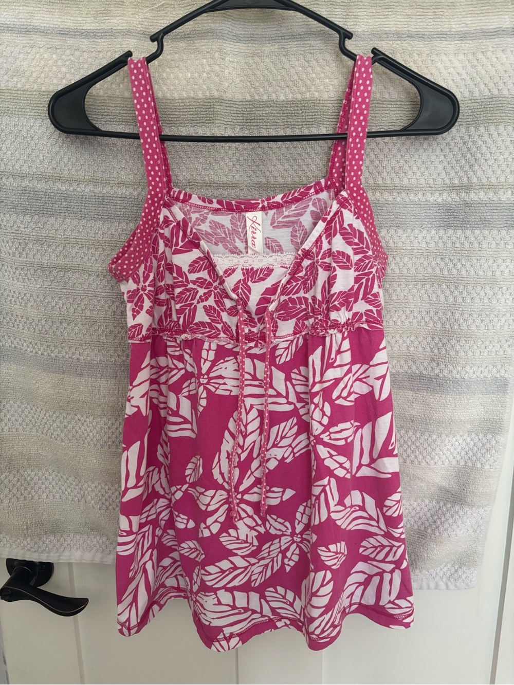 Kirra Hot Pink Leaf Print Camisole